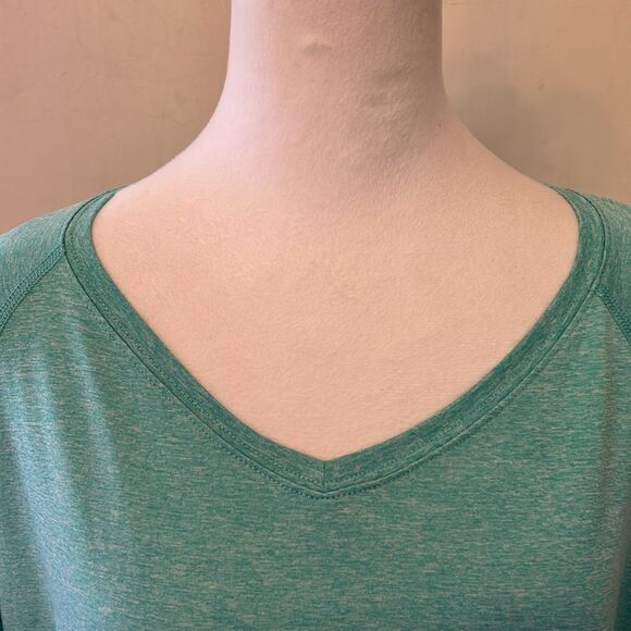 Tek Gear green short sleeve athletic shirt
Size 1X EUC - Picture 4 of 8